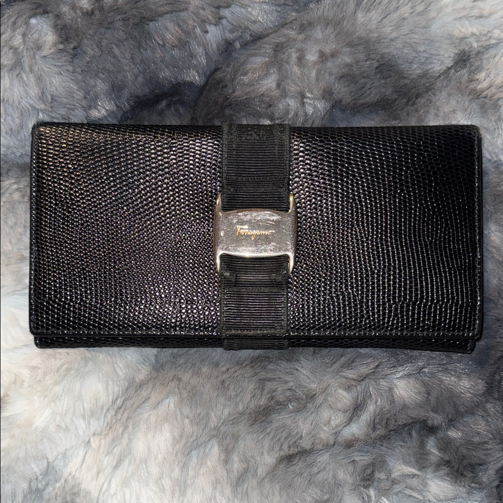 Ferragamo Black Lizard Leather Vara Bow Textured Wallet Silver Accent 90s-Y2K